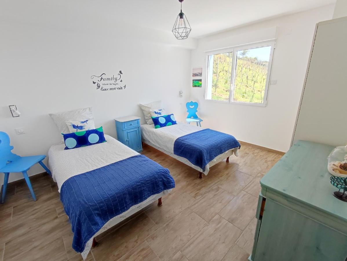 Janea Big Blue House Reichsfeld Exterior foto